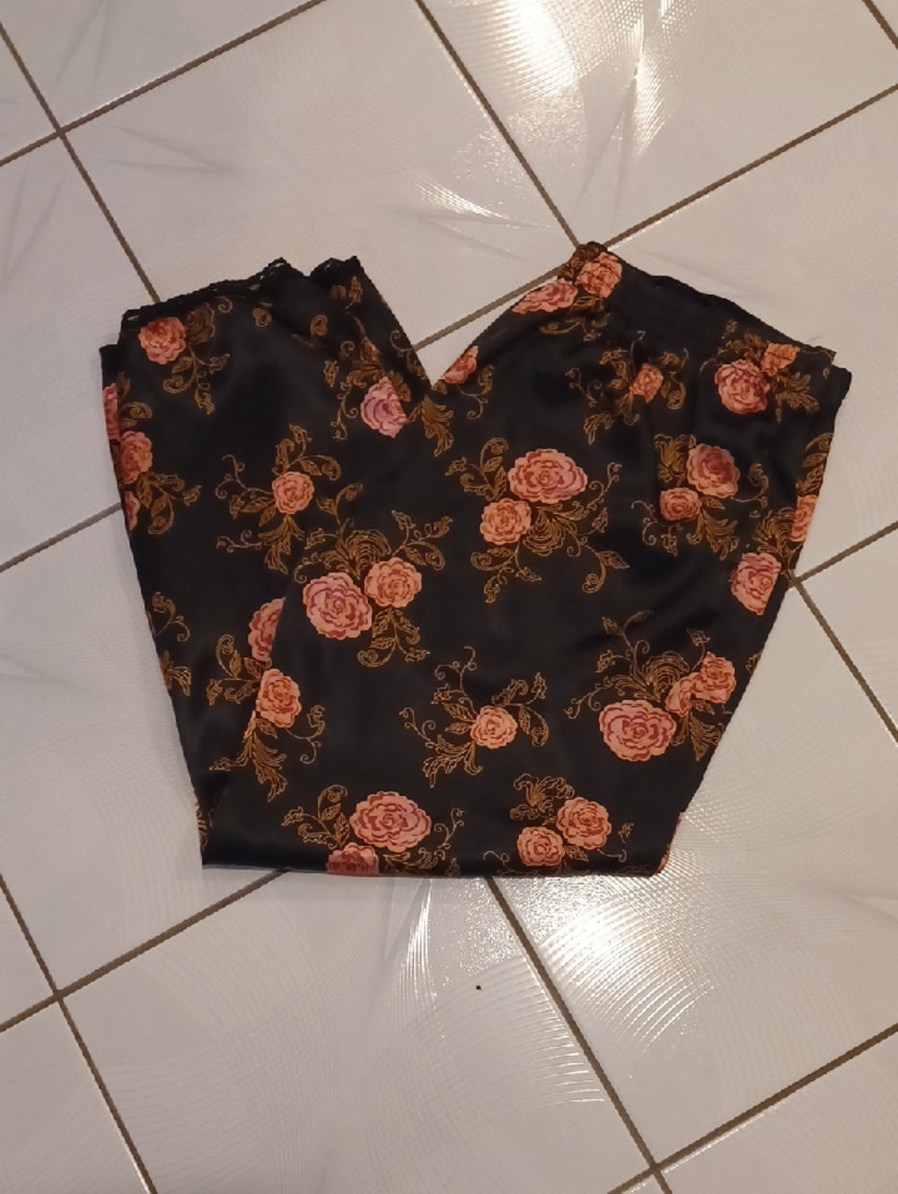 4/$40 Black Floral Silky Pajama Pants - Size XL